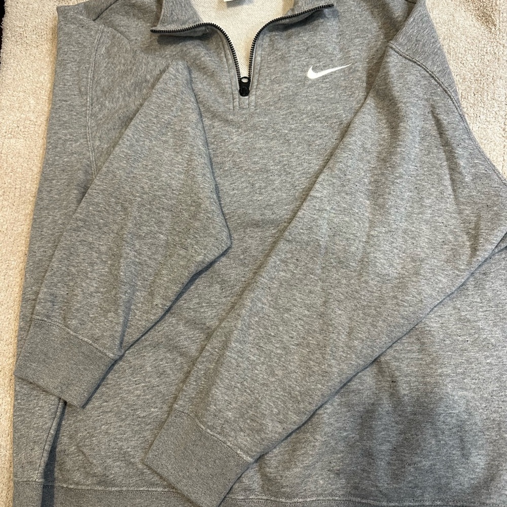 Nike women’s Heather Gray 1/4 Zip-Sweatshirt